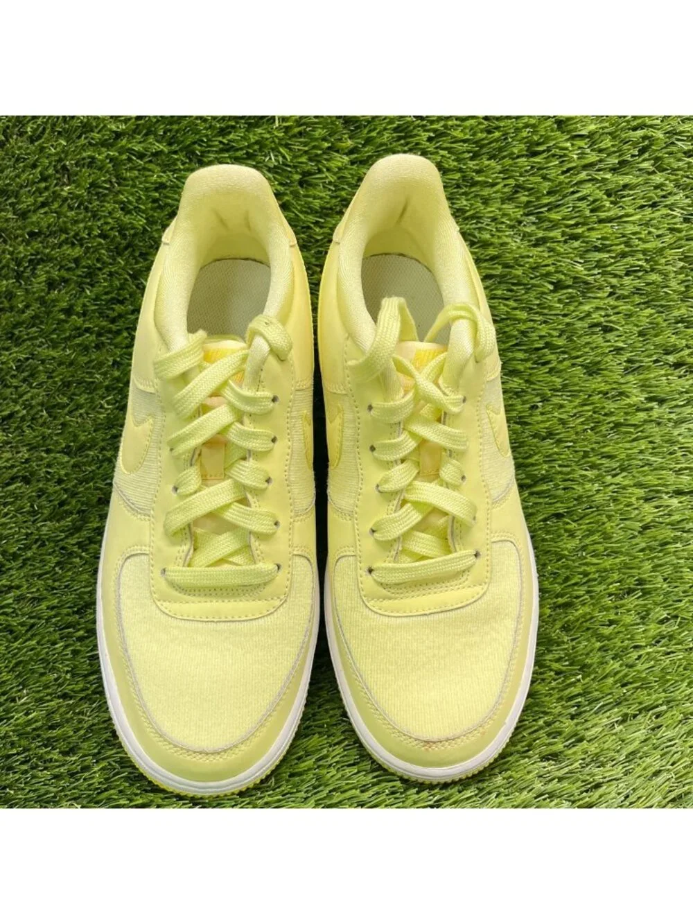 Nike Air Force 1 LV8 Low Boys Size 6.5Y Yellow White Athletic Shoes Sneakers